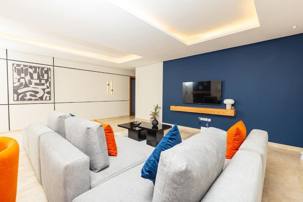 Modern 2Br Retreat In Marina Sale Luxury Living Διαμέρισμα Hajja Εξωτερικό φωτογραφία