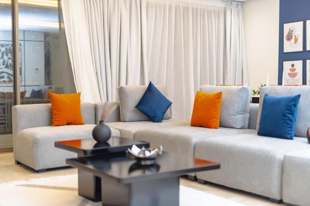 Modern 2Br Retreat In Marina Sale Luxury Living Διαμέρισμα Hajja Εξωτερικό φωτογραφία