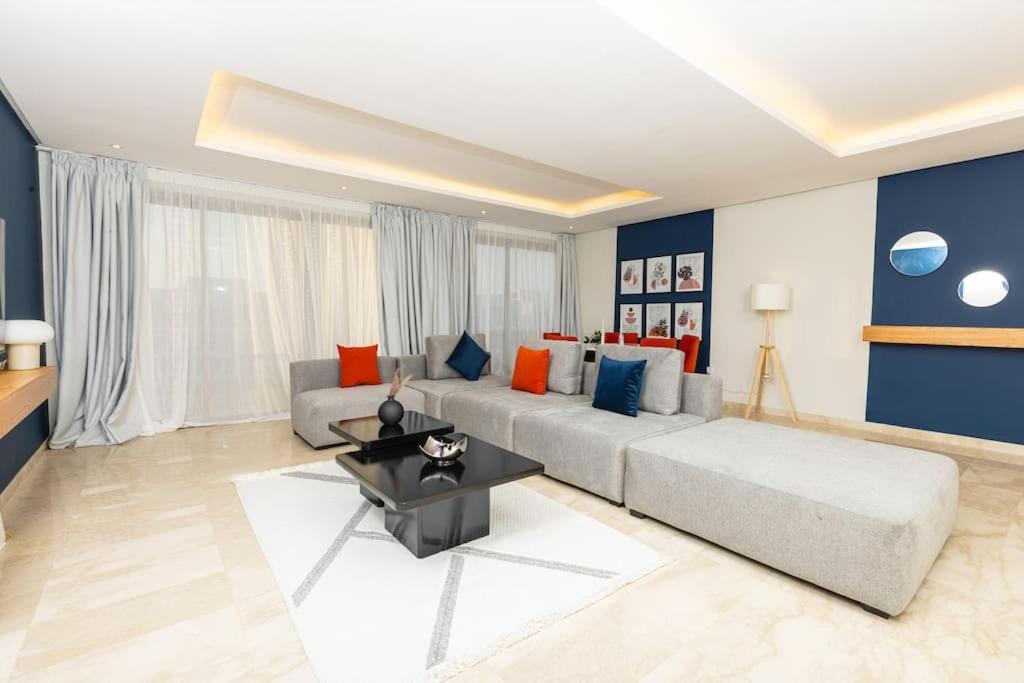Modern 2Br Retreat In Marina Sale Luxury Living Διαμέρισμα Hajja Εξωτερικό φωτογραφία