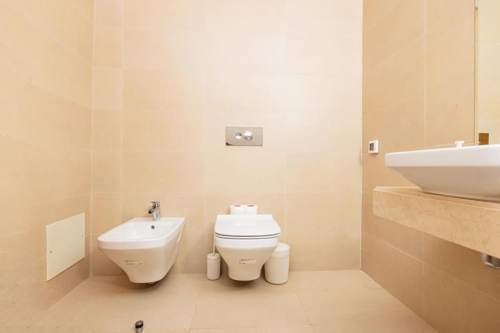 Modern 2Br Retreat In Marina Sale Luxury Living Διαμέρισμα Hajja Εξωτερικό φωτογραφία