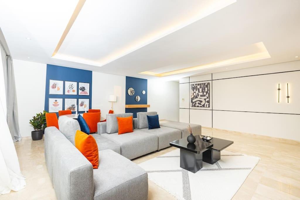 Modern 2Br Retreat In Marina Sale Luxury Living Διαμέρισμα Hajja Εξωτερικό φωτογραφία